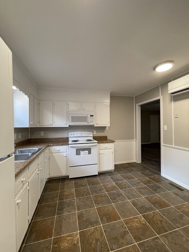 125 Boxwood Dr, Hopkinsville, KY 42240 - photo 6