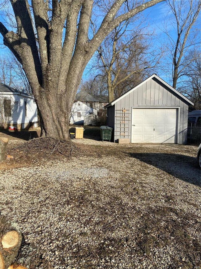 109 W 1st St, Rolla, MO 65401 - photo 3