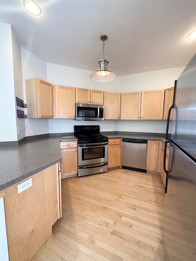 2793 Crinkle Root Dr, Fitchburg, WI 53711 - photo 6