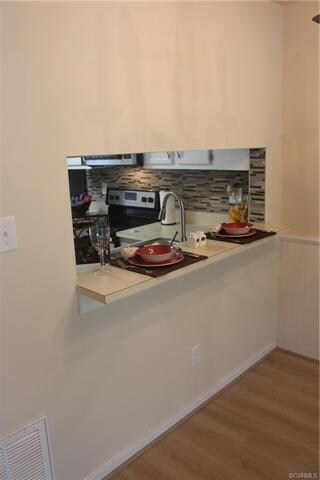 Pass through breakfast bar