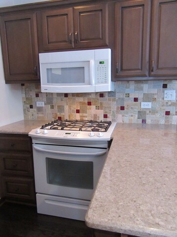 928 S Fairfield Ave, Elmhurst, IL 60126 - photo 3