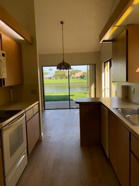 132 Beach Summit Ct, Jupiter, FL 33477 - photo 3