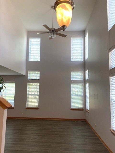 497 Lancaster Dr, Pingree Grove, IL 60140 - photo 2