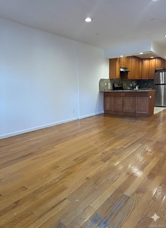4033 191st St unit Floor 1, Flushing, NY 11358 - photo 5