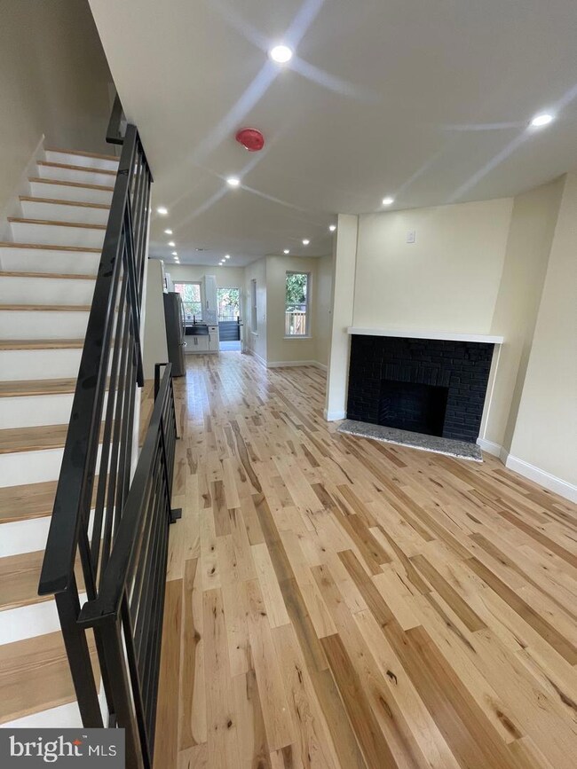 1917 W Spencer Ave, Philadelphia, PA 19141 - photo 6