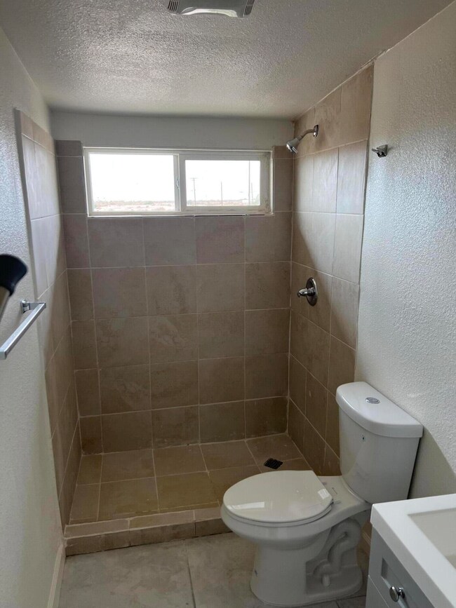 2542 Sea View Dr unit 4, Thermal, CA 92274 - photo 3