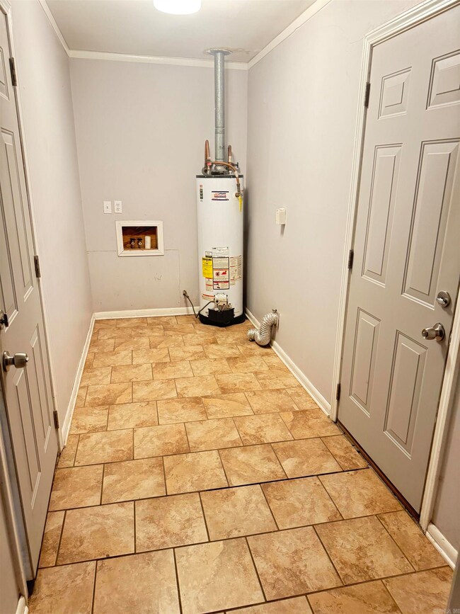 1084 Caddo St, Camden, AR 71701 - photo 7