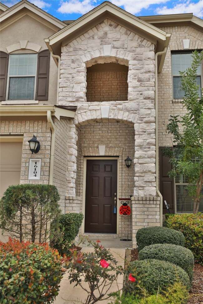 16104 Limestone Lake Dr, Tomball, TX 77377 - photo 2
