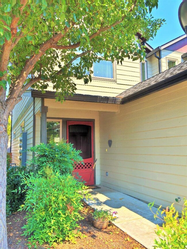 165 Casey Way, Central Point, OR 97502 - photo 2