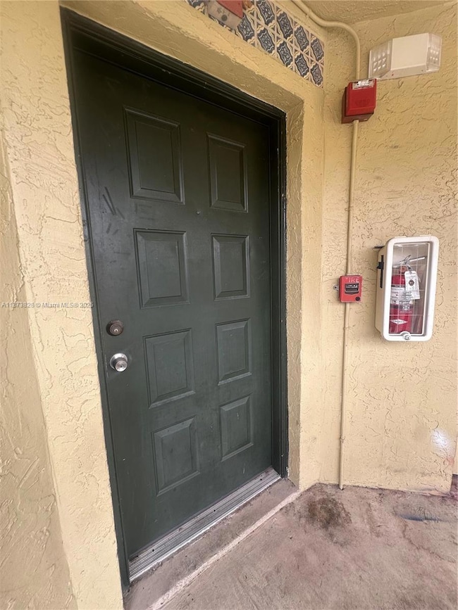 18318 NW 68th Ave unit B, Hialeah, FL 33015 - photo 4