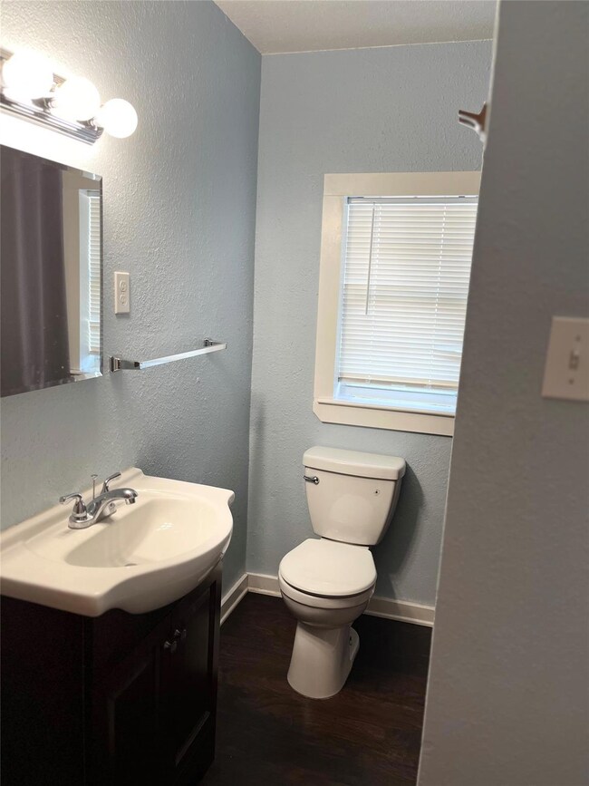 2820 W Elm St, Denison, TX 75020 - photo 3