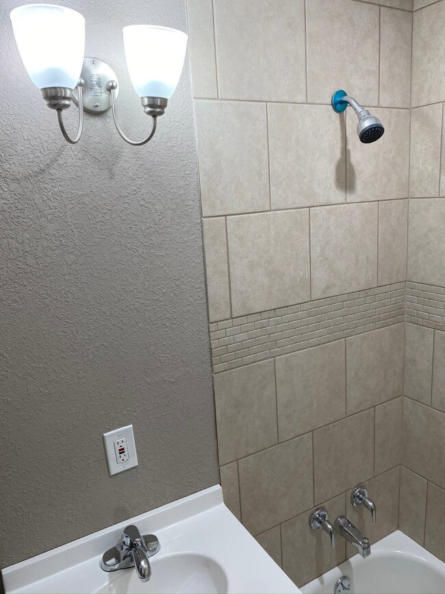 8918 1/2 Manus St unit B, Houston, TX 77093 - photo 5