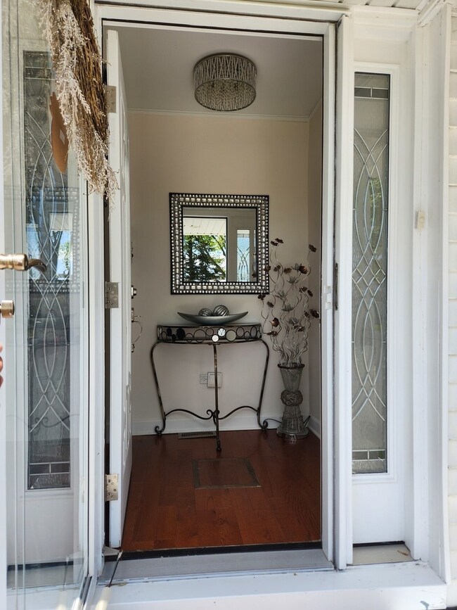 1040 E Prairie Ave, Des Plaines, IL 60016 - photo 2