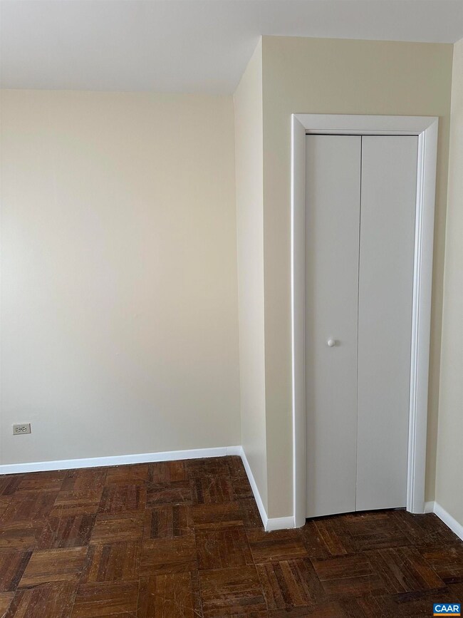 1215 Wertland St unit B32, Charlottesville, VA 22903 - photo 7