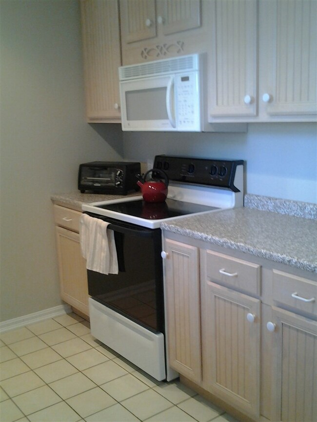 47 Michawanic Rd, Sanbornville, NH 03872 - photo 3