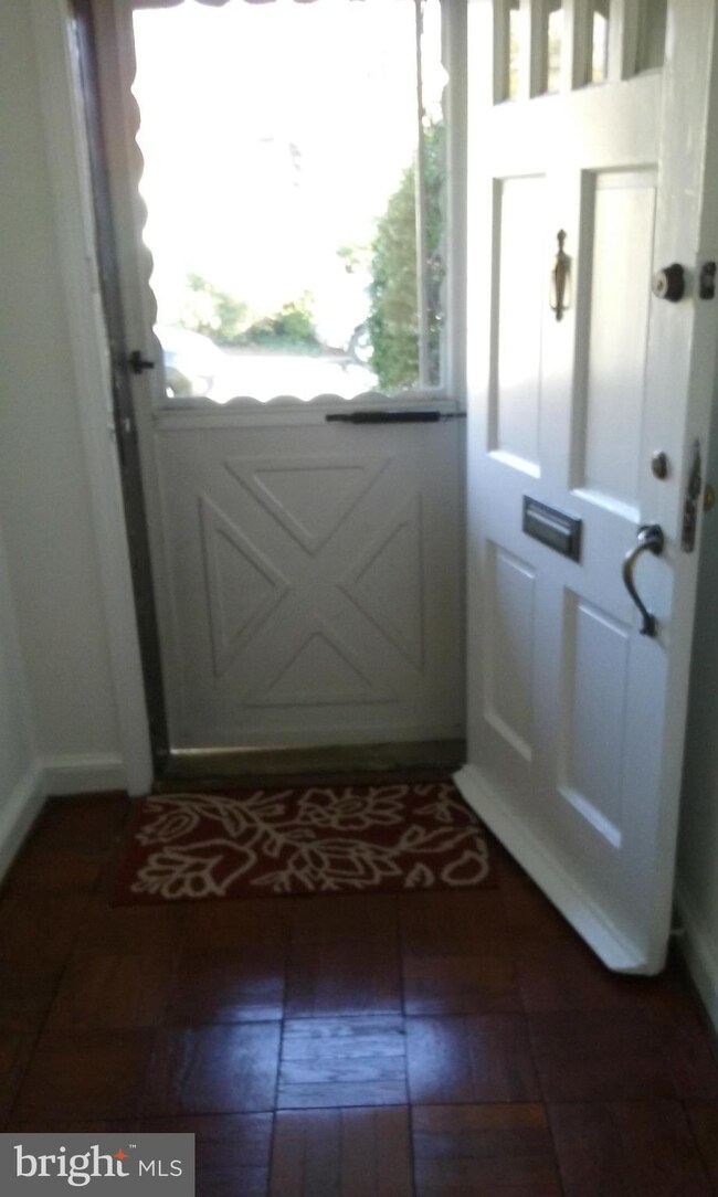 8606 Woodbrook Ln, Chevy Chase, MD 20815 - photo 6