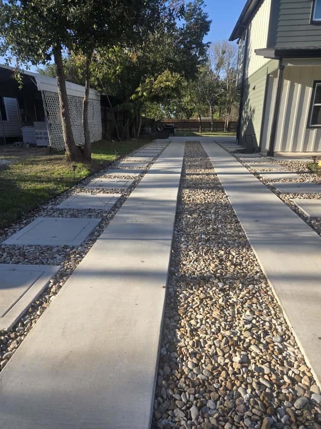 724 Ramsey Ave, Rockdale, TX 76567 - photo 6