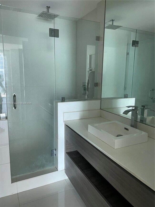 Millecento unit 4111, Miami, FL 33130 - photo 6