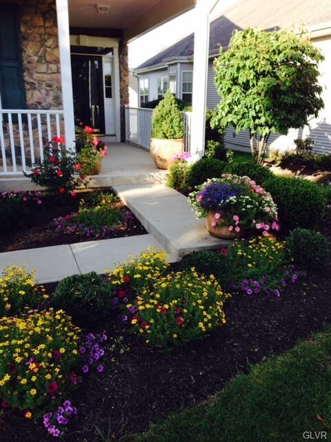 6995 Farmington Dr unit I2, Macungie, PA 18062 - photo 3