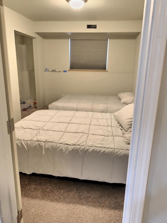 downstairs bedroom 2