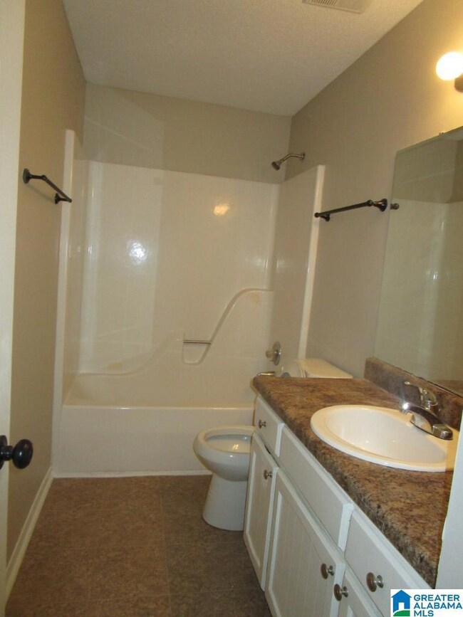 1952 Springlake Ct, Birmingham, AL 35215 - photo 6