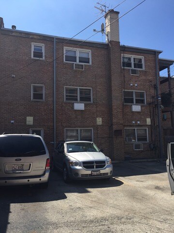 6331 N Fairfield Ave unit 301, Chicago, IL 60659 - photo 7