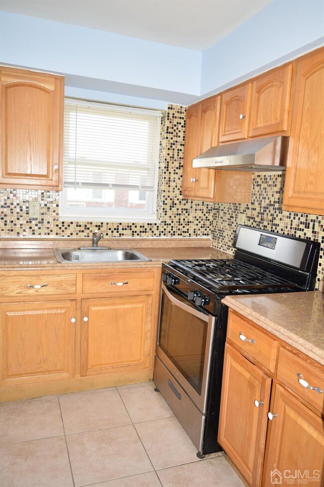 43B Gramercy Gardens Place, Middlesex, NJ 08846 - photo 6