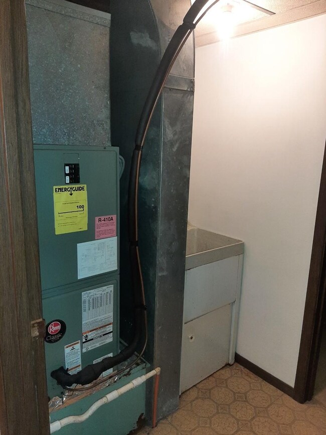 07249 Doering Rd, Wapakoneta, OH 45895 - photo 3