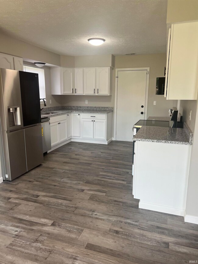 932 Brookridge Ct, Lafayette, IN 47909 - photo 3