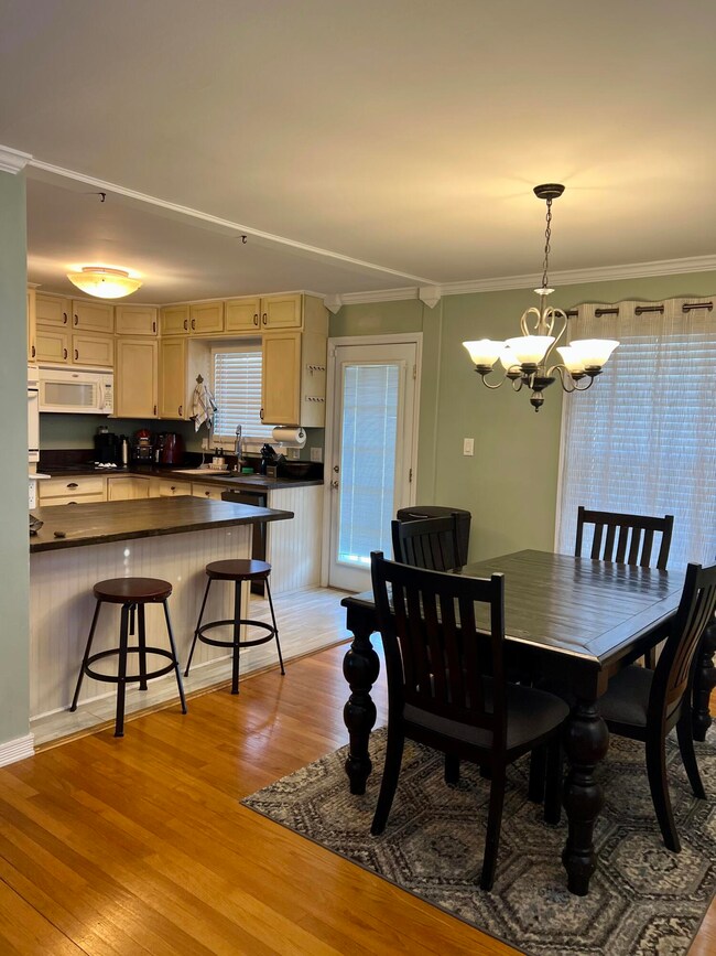 Eat in Kitchen