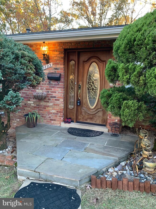 1723 Evelyn Dr, Rockville, MD 20852 - photo 4