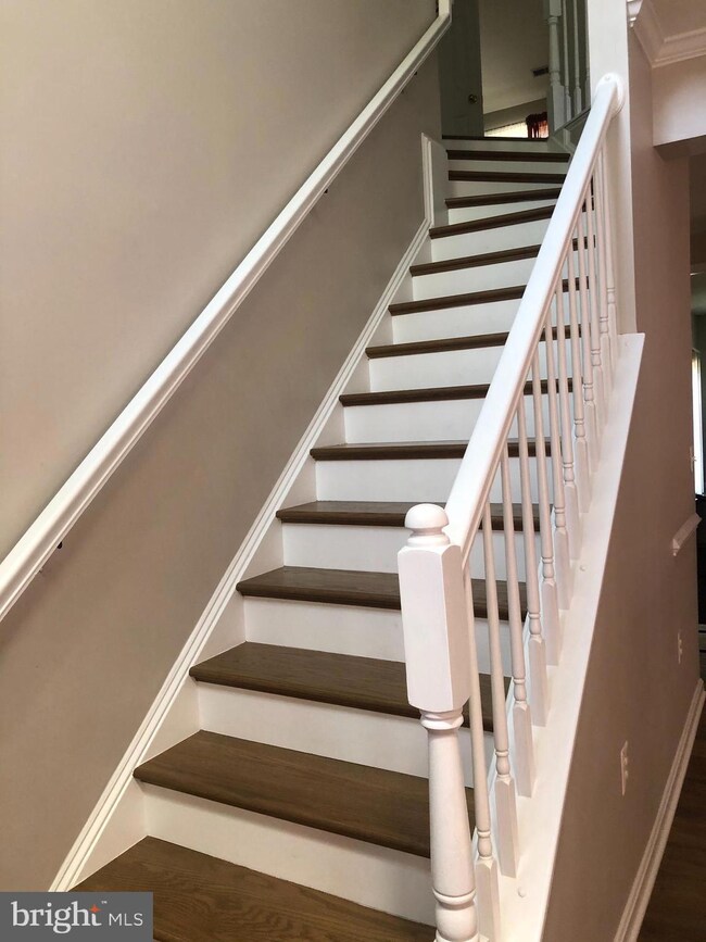 17634 Hampstead Ridge Ct, Dumfries, VA 22026 - photo 3