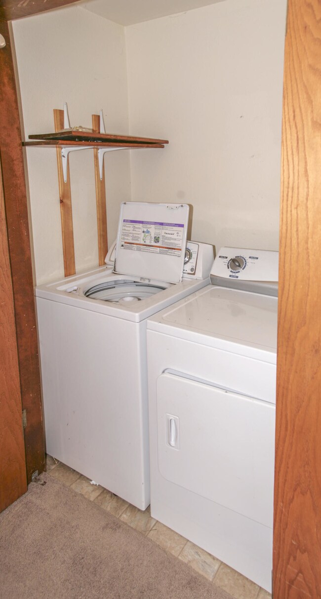 25 Laundry Room 2867 Shields Lane, Fortu