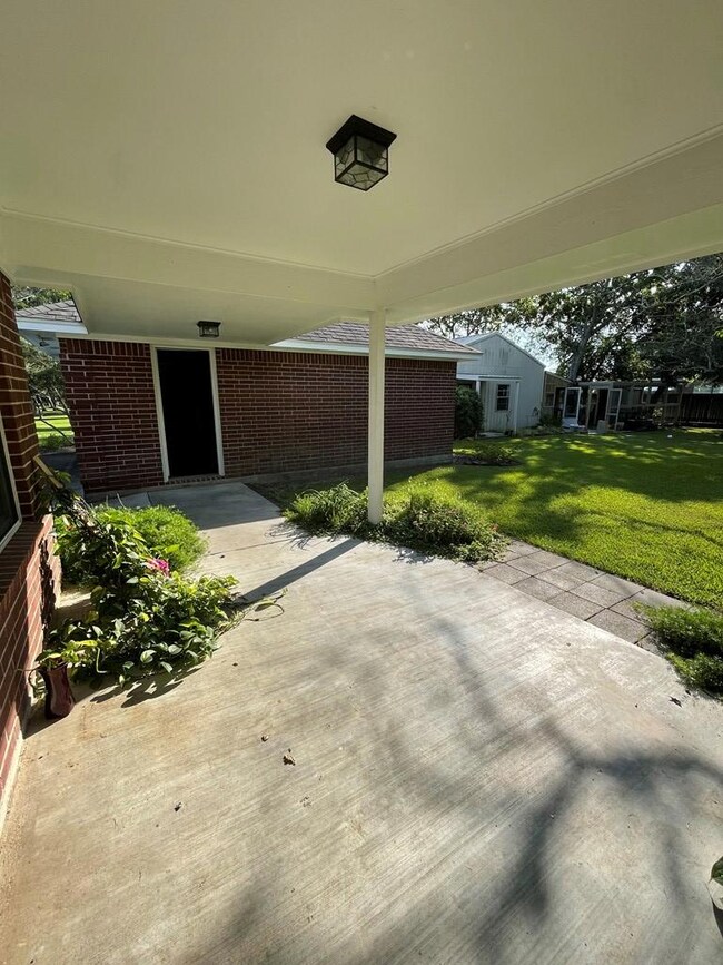 3953 Cr 106, Bay City, TX 77414 - photo 4