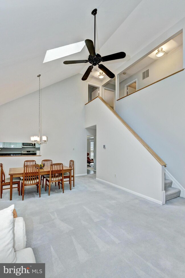 8132 Tamar Dr, Columbia, MD 21045 - photo 4