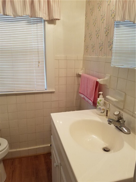 65 Clarence St, Cranston, RI 02910 - photo 6