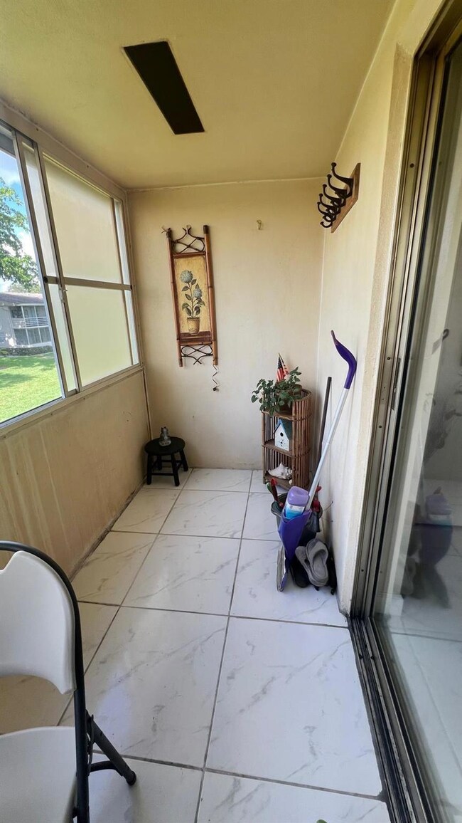 42 Sussex B unit B, West Palm Beach, FL 33417 - photo 7