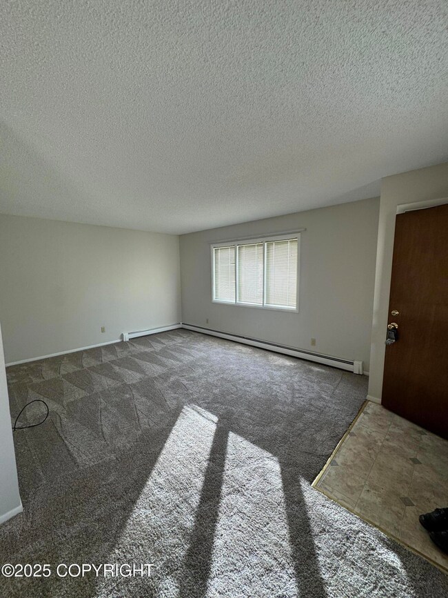 5760 College Dr unit B, Anchorage, AK 99504 - photo 3