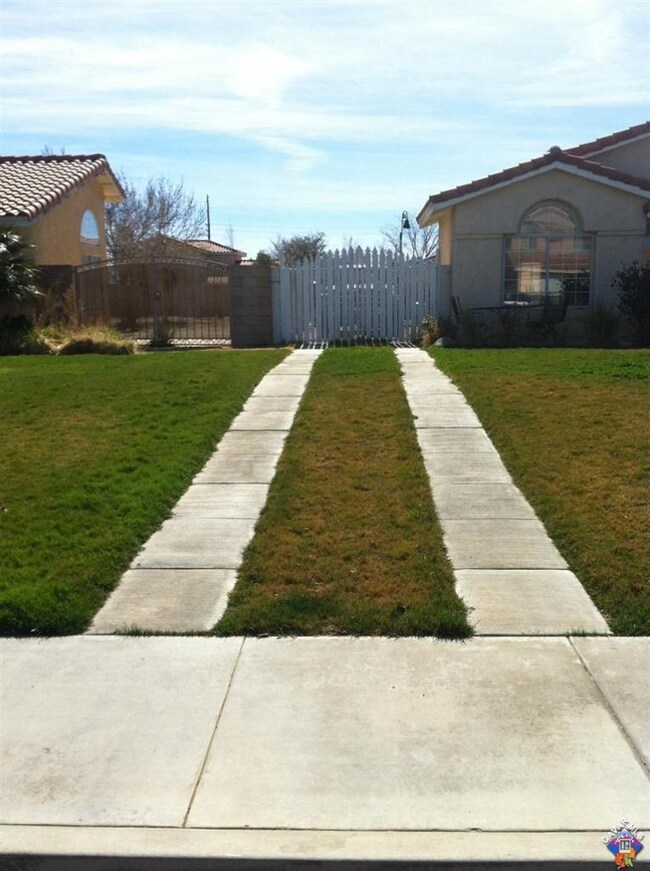4032 Aero Way, Rosamond, CA 93560 - photo 2