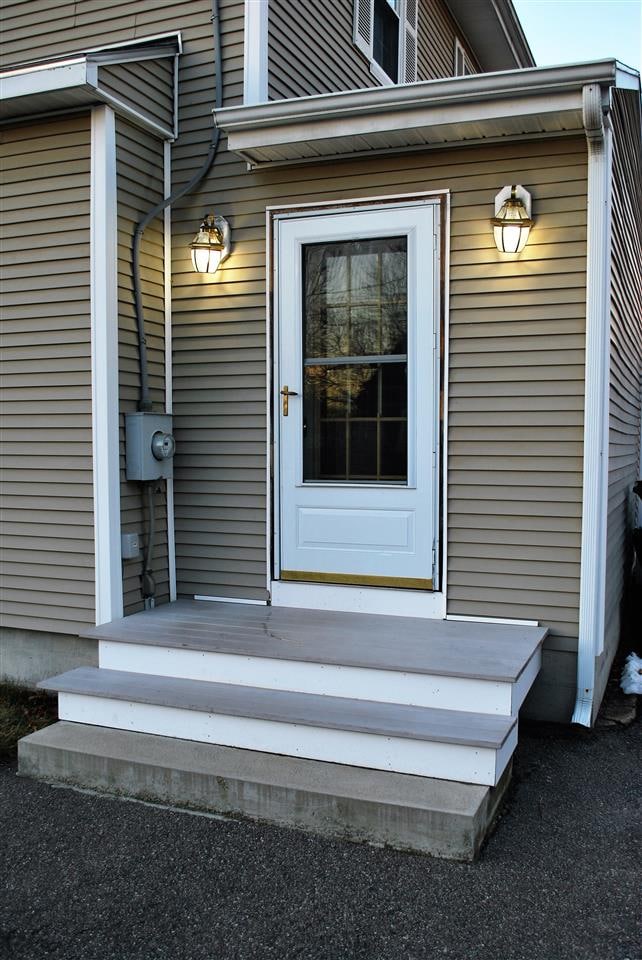 136 S Hall St, Manchester, NH 03103 - photo 5