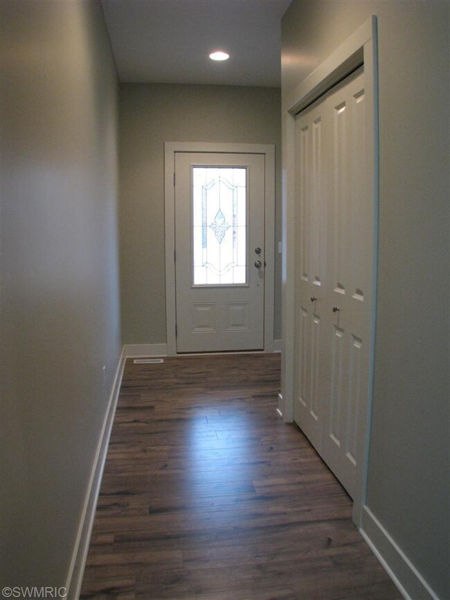 2521 Nuttall Ct unit 15, Holland, MI 49424 - photo 4