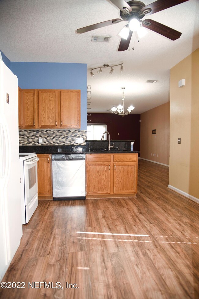 7849 Playpen Ct, Jacksonville, FL 32210 - photo 6