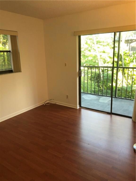 2nd bedroom - with balcony upstairs