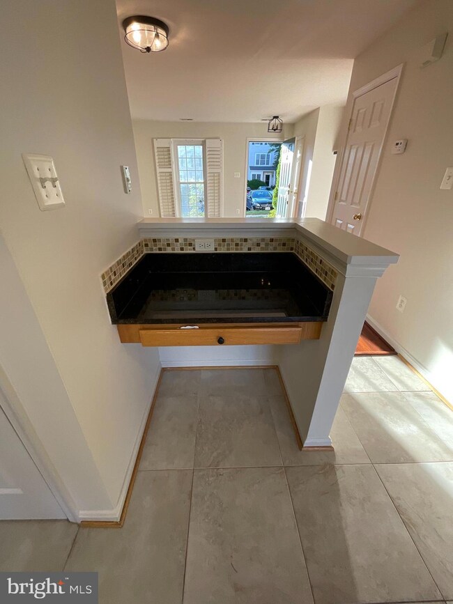 42793 Pilgrim Square, Chantilly, VA 20152 - photo 4