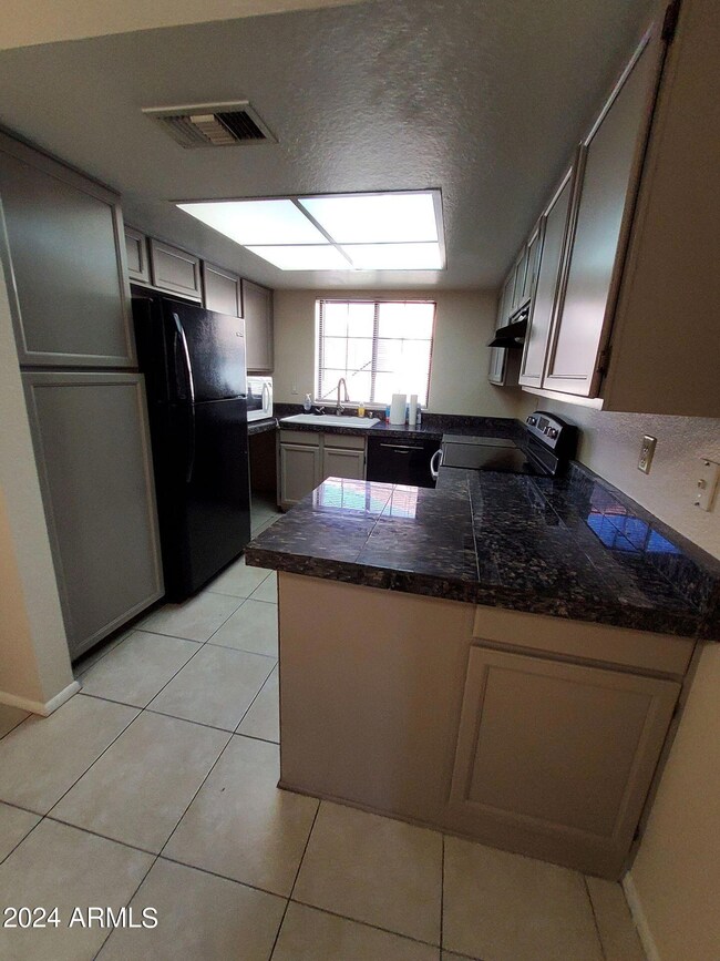 700 E Mesquite Cir unit R124, Tempe, AZ 85288 - photo 4