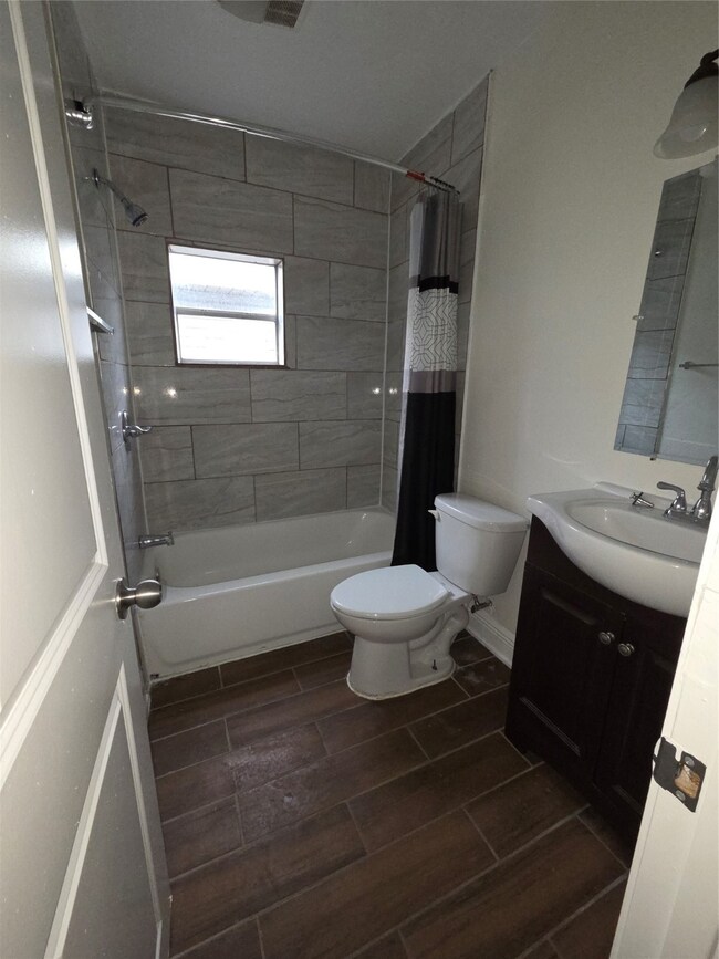 7902 Hudson St unit B, Houston, TX 77012 - photo 5