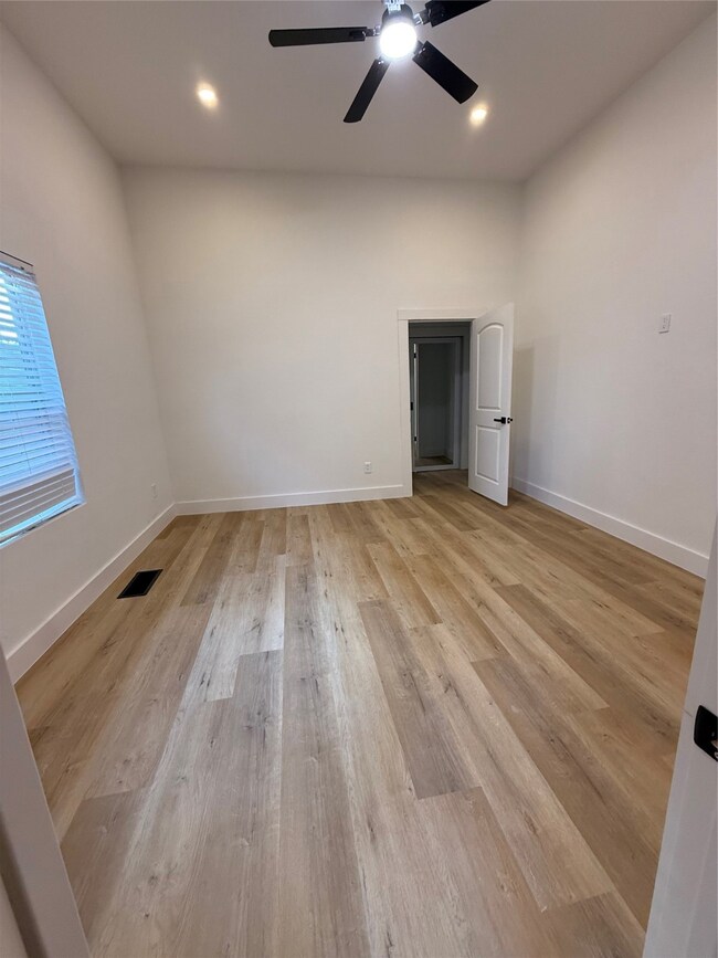 1118 Wyoming St unit B, San Antonio, TX 78203 - photo 5