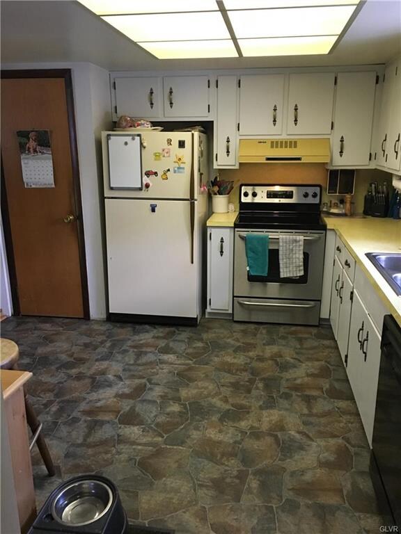 4180 Mountain Rd, Slatington, PA 18080 - photo 3