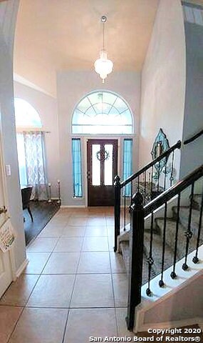 10422 Shire Country, San Antonio, TX 78254 - photo 2