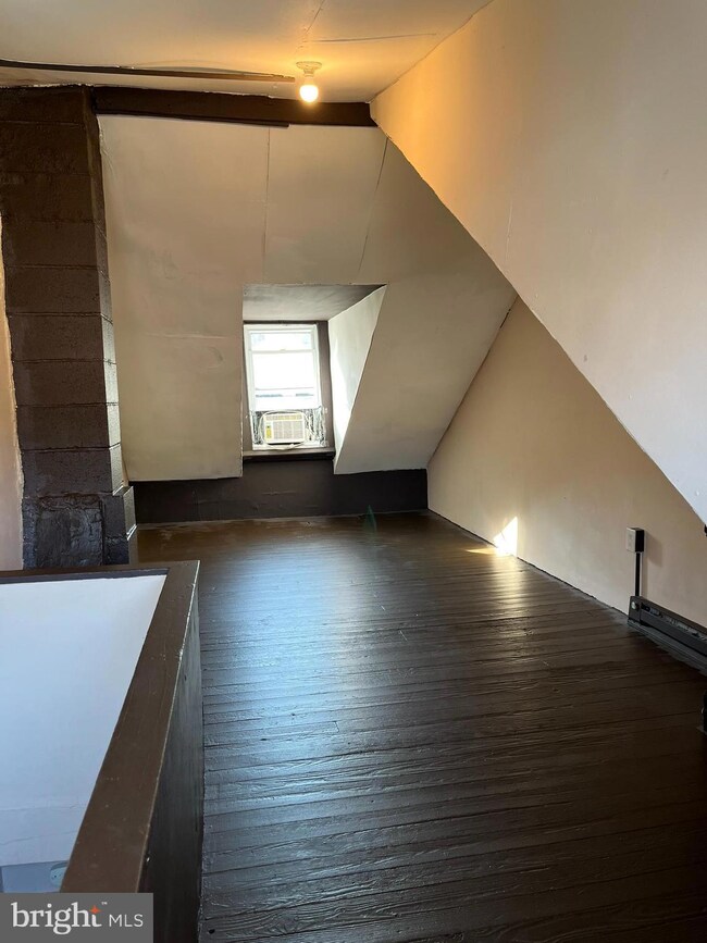 121 Poplar St, Reading, PA 19601 - photo 2